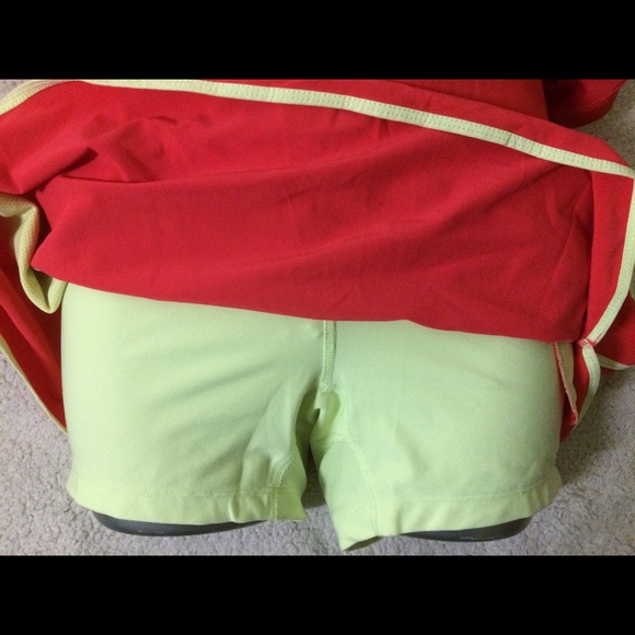 Nike Dri-Fit mesh lining & pockets skirt - Picture 3 of 6